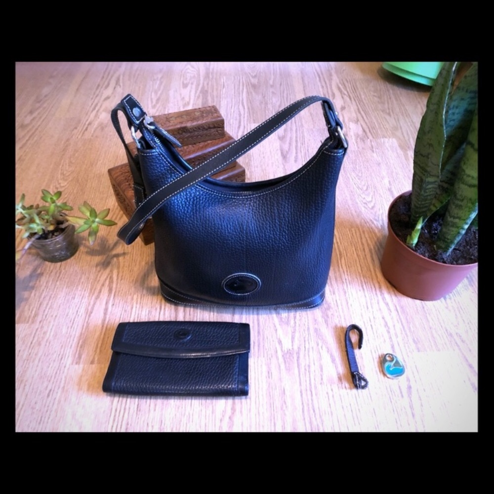 Vintage AWL Dooney & Bourke Hobo w/ FREE Wallet!